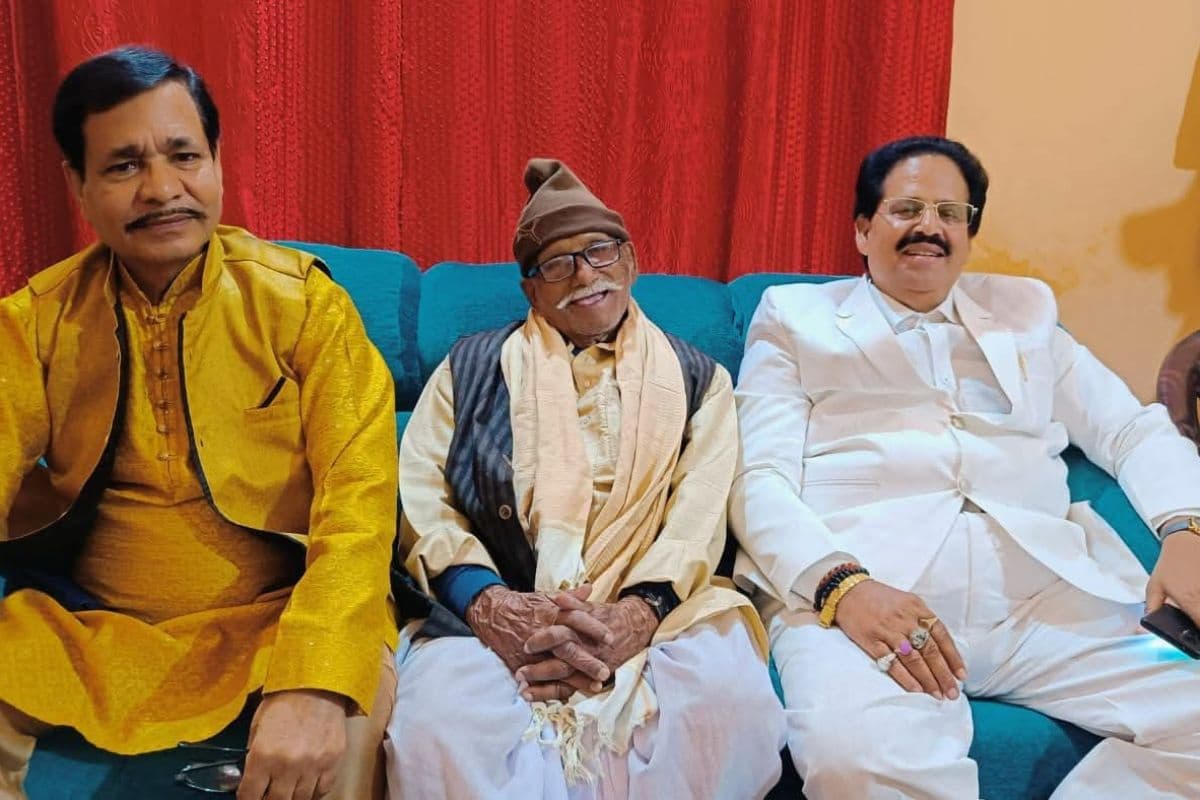 लोकगायक जंग बहादुर सिंह को ‘सन ऑफ सिवान, प्राइड ऑफ बिहार’ सम्मान, मॉरीशस के पूर्व राष्ट्रपति ने किया सम्मानित