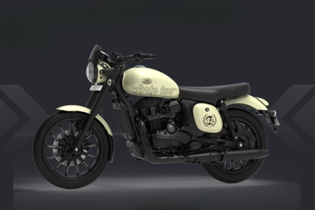 नए आइवरी वाइट कलर में लॉन्च हुई Jawa 42, जानें कितनी है कीमत