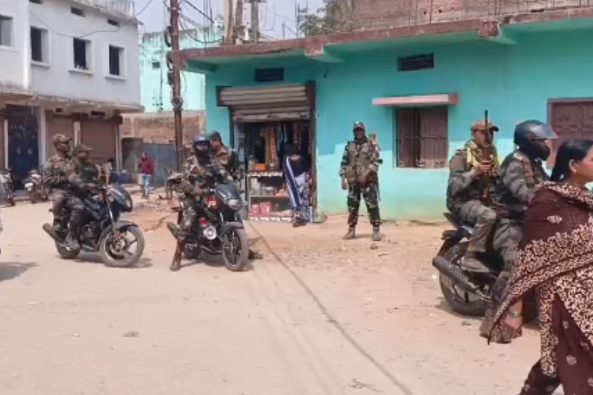 कहीं मारपीट तो कहीं फर्जी वोटिंग का खेल! झारखंड निकाय चुनाव में भारी हंगामा, 3 पुलिस हिरासत में