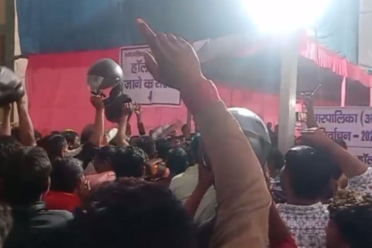 देवघर नगर निगम: 11 हजार के पार पहुंचीं रीता चौरसिया, झामुमो उम्मीदवार दे रहे हैं कड़ी टक्कर देवघर नगर निगम: 11 हजार के पार पहुंचीं रीता चौरसिया, झामुमो उम्मीदवार दे रहे हैं कड़ी टक्कर