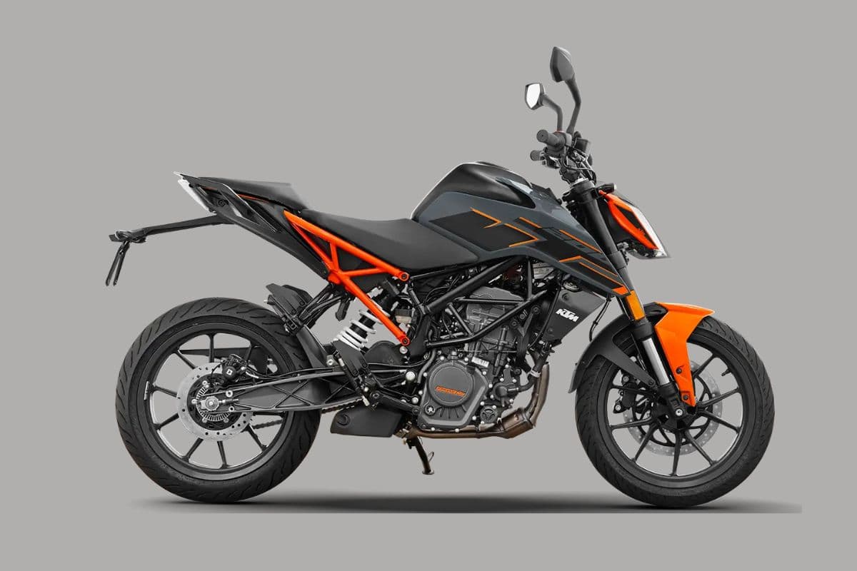 नये कलर और हार्डवेयर अपग्रेडस के साथ आ रही है 2026 KTM 200 Duke