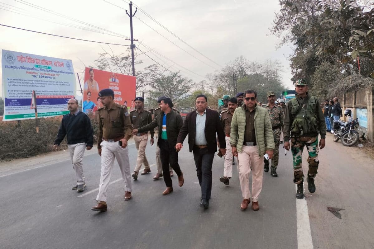 Koderma: डोमचांच में निकाय चुनाव को बाधित करने का आरोप, 3 नामजद सहित 100 लोगों पर केस दर्ज