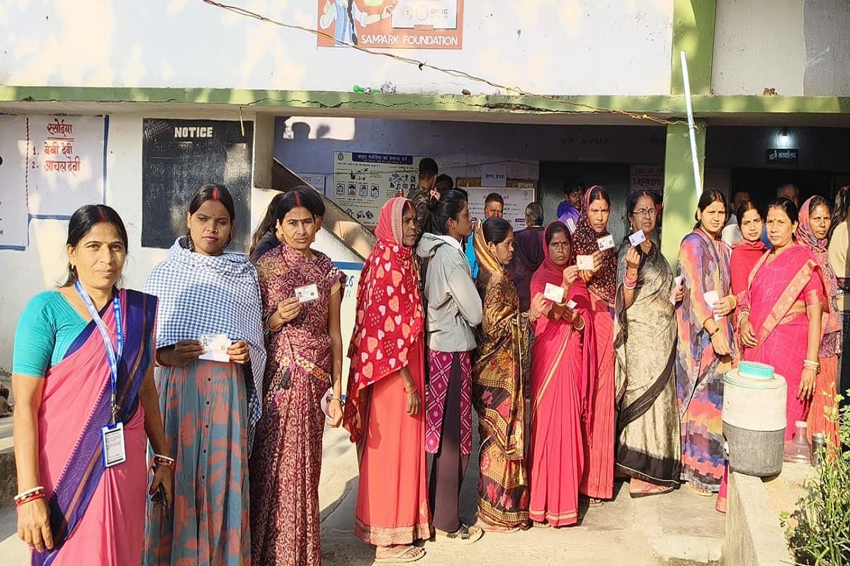 कोडरमा में मतदान शुरू, 36 अध्यक्ष और 266 पार्षद प्रत्याशियों के भाग्य का फैसला