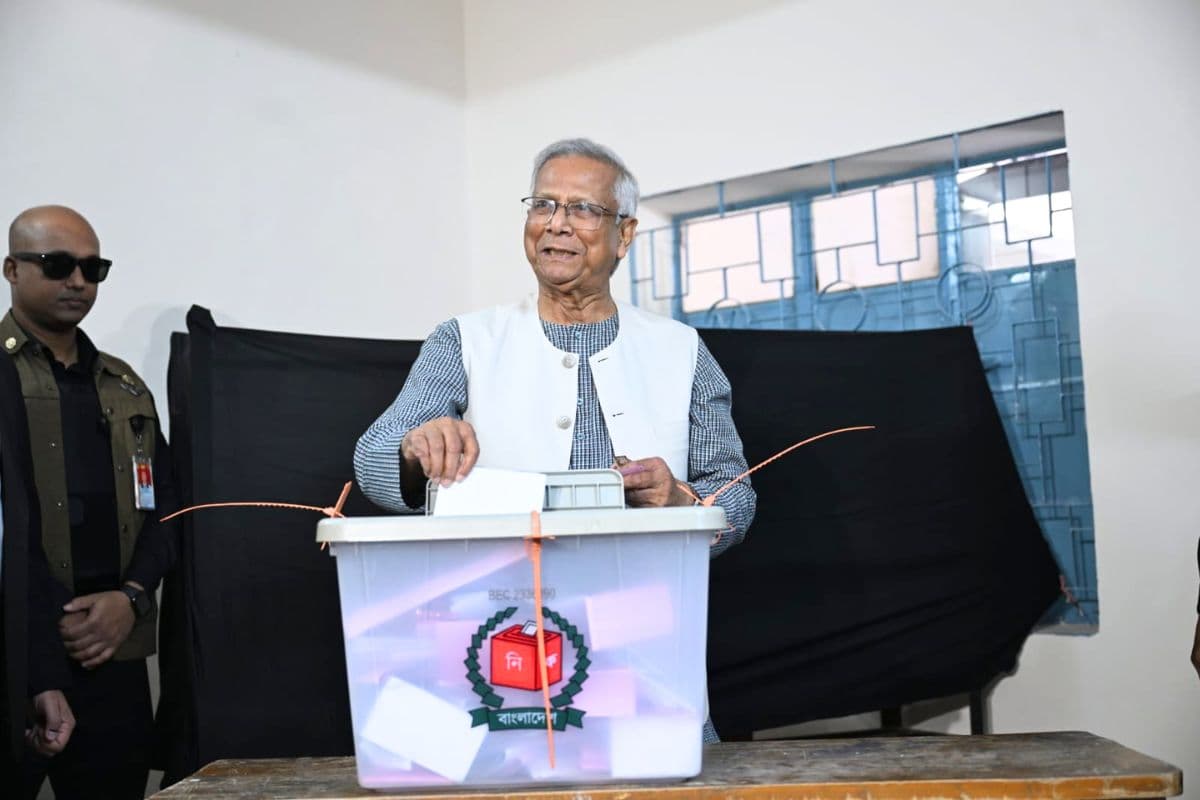 ढाका में वोट डालने के बाद यूनुस बोले- आज नए बांग्लादेश का जन्मदिन है