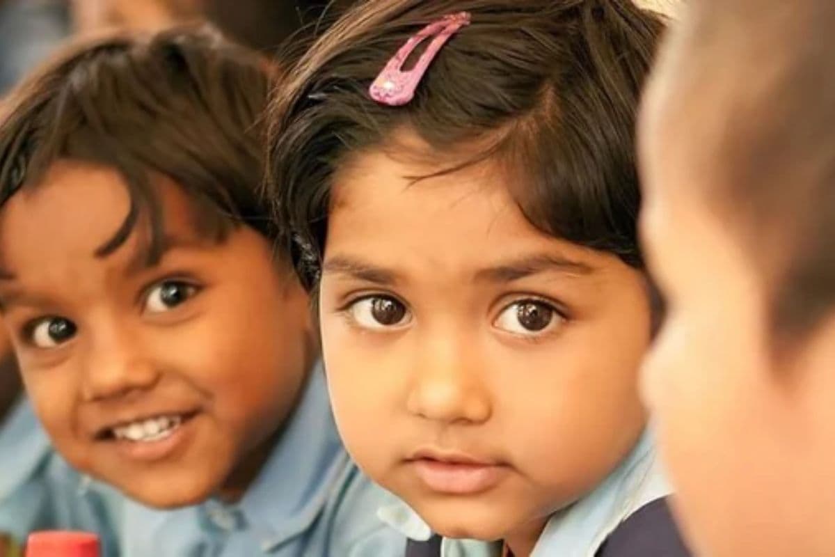 बेटी हुई तो खाते में आएंगे इतने रुपए, जानें सरकार की इस स्कीम का कैसे उठाएं फायदा