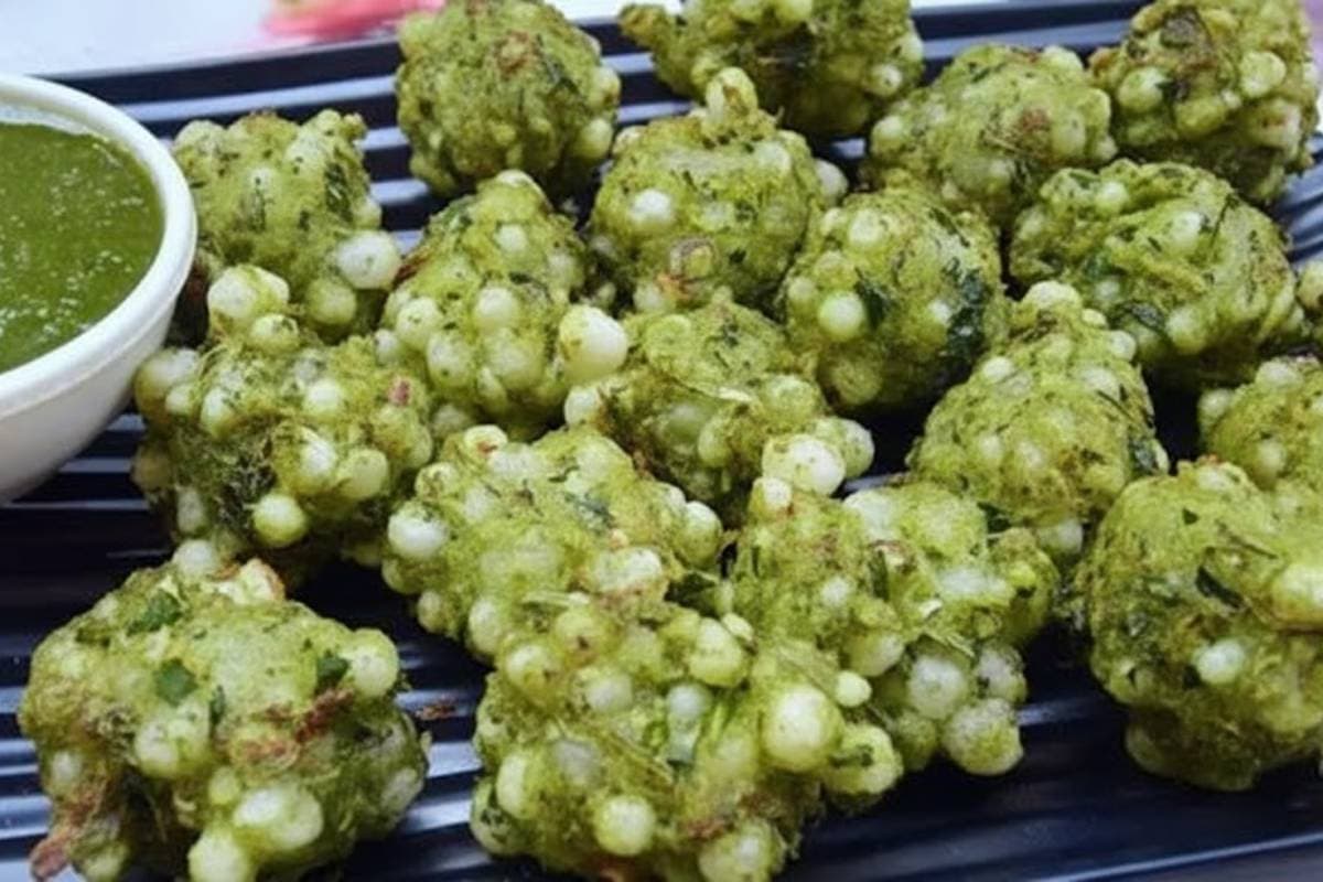 नाश्ते में बनाएं करारे-करारे पालक साबूदाना पकोड़े, स्वाद ऐसा कि बार-बार मांगें घरवाले