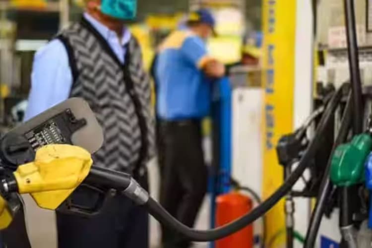 पेट्रोल-डीजल के नए दाम जारी, 17 फरवरी को गाड़ी की टंकी फुल कराने से पहले चेक करें आज का रेट