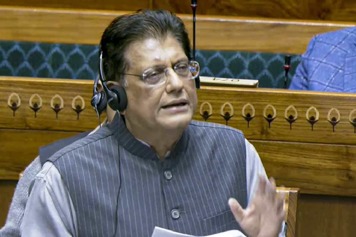 लोकसभा में हंगामा, बोले पीयूष गोयल- ट्रेड डील से किसानों को नुकसान नहीं