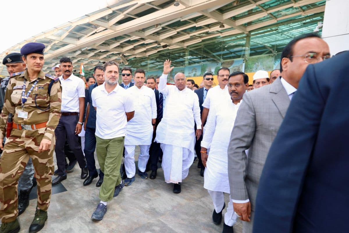 राहुल बोले- चीन को रोकने का समय आया तो पीएम गायब