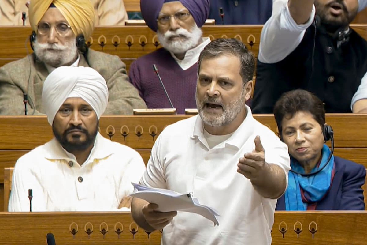 राहुल गांधी बनाम सरकार: पूर्व आर्मी चीफ की किताब पर बवाल, संसद में गरमाई सियासत
