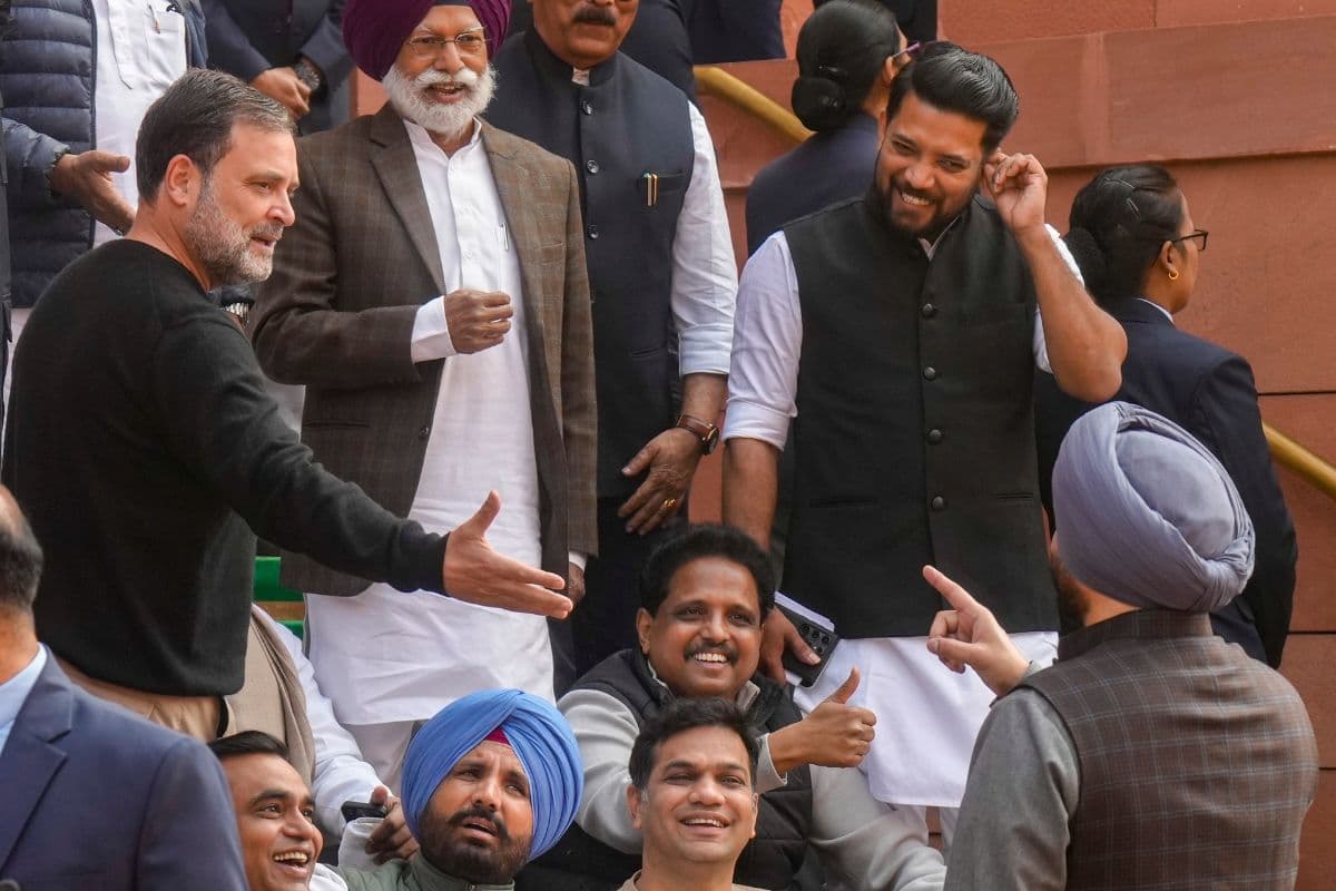 गद्दार बनाम सड़क का गुंडा: संसद के बाहर राहुल और रवनीत बिट्टू के बीच नोकझोंक