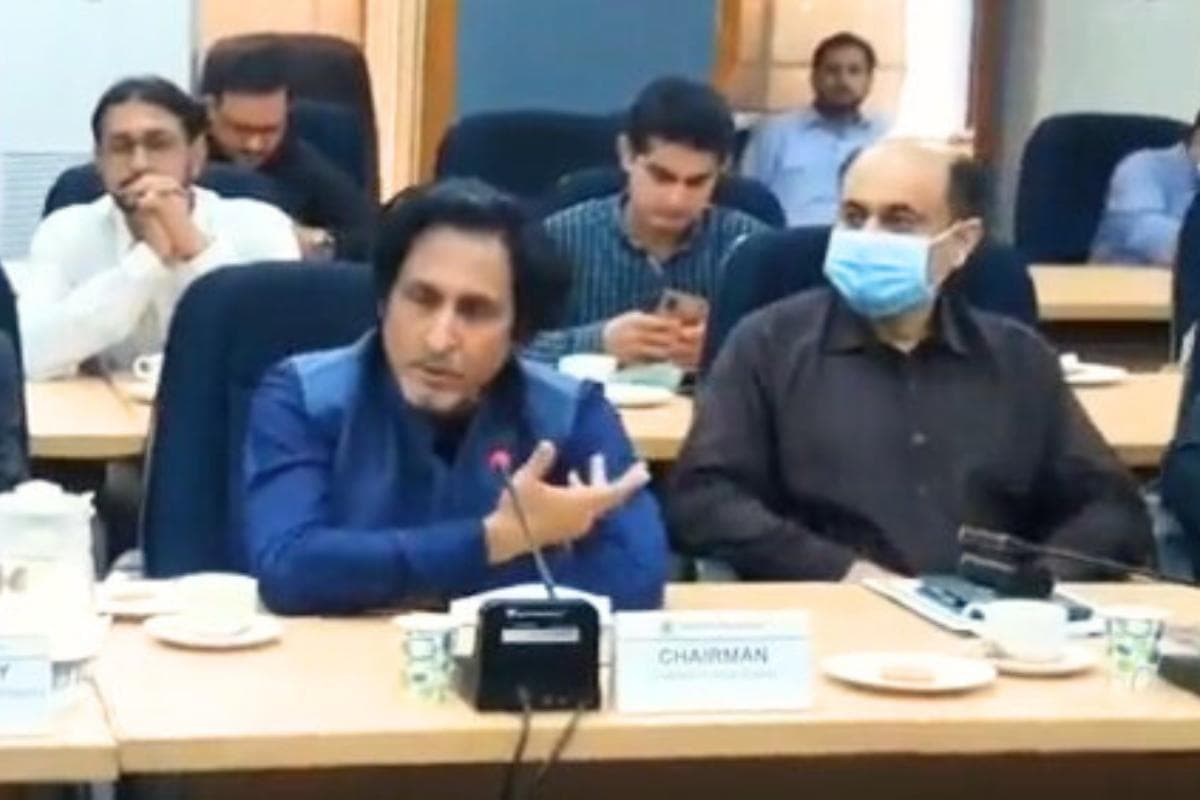 IND vs PAK: भारत के खिलाफ मैच छोड़ने की जिद पीसीबी को पड़ेगी भारी, रमीज राजा ने दी बड़ी चेतावनी, Video Viral