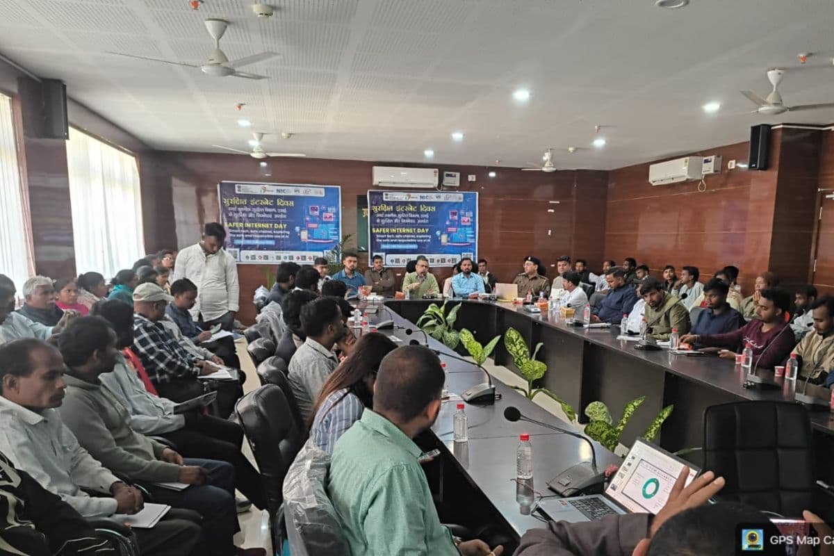 Deepfake और AI के दौर में कैसे रहें सुरक्षित? गुमला में साइबर सुरक्षा कार्यशाला के जरिये किया गया जागरूक