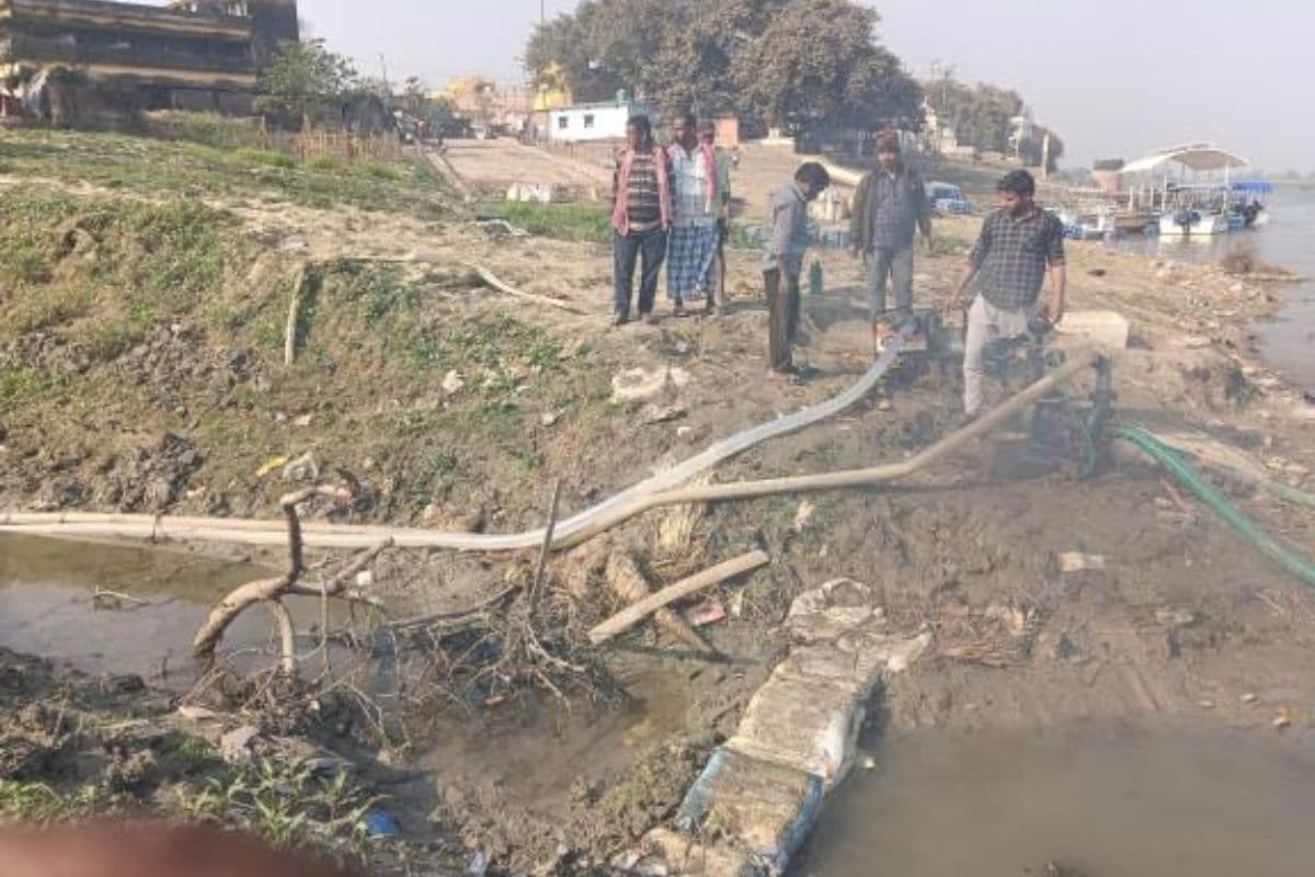 Sahibganj: गर्मी शुरू होने से पहले ही घटा गंगा का जलस्तर, रेलवे की जलापूर्ति पर संकट