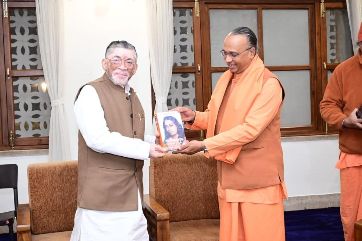 योगदा सत्संग आश्रम पहुंचे राज्यपाल संतोष कुमार गंगवार, ध्यान-साधना की ली जानकारी