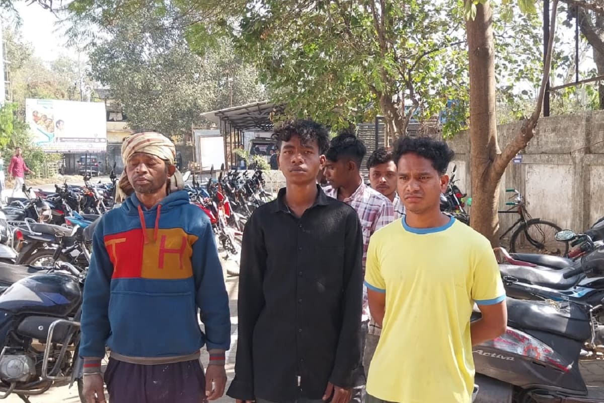 सरायकेला के शासन गांव में 20 वर्षीय युवक ने की आत्महत्या, पेड़ से लटका मिला शव