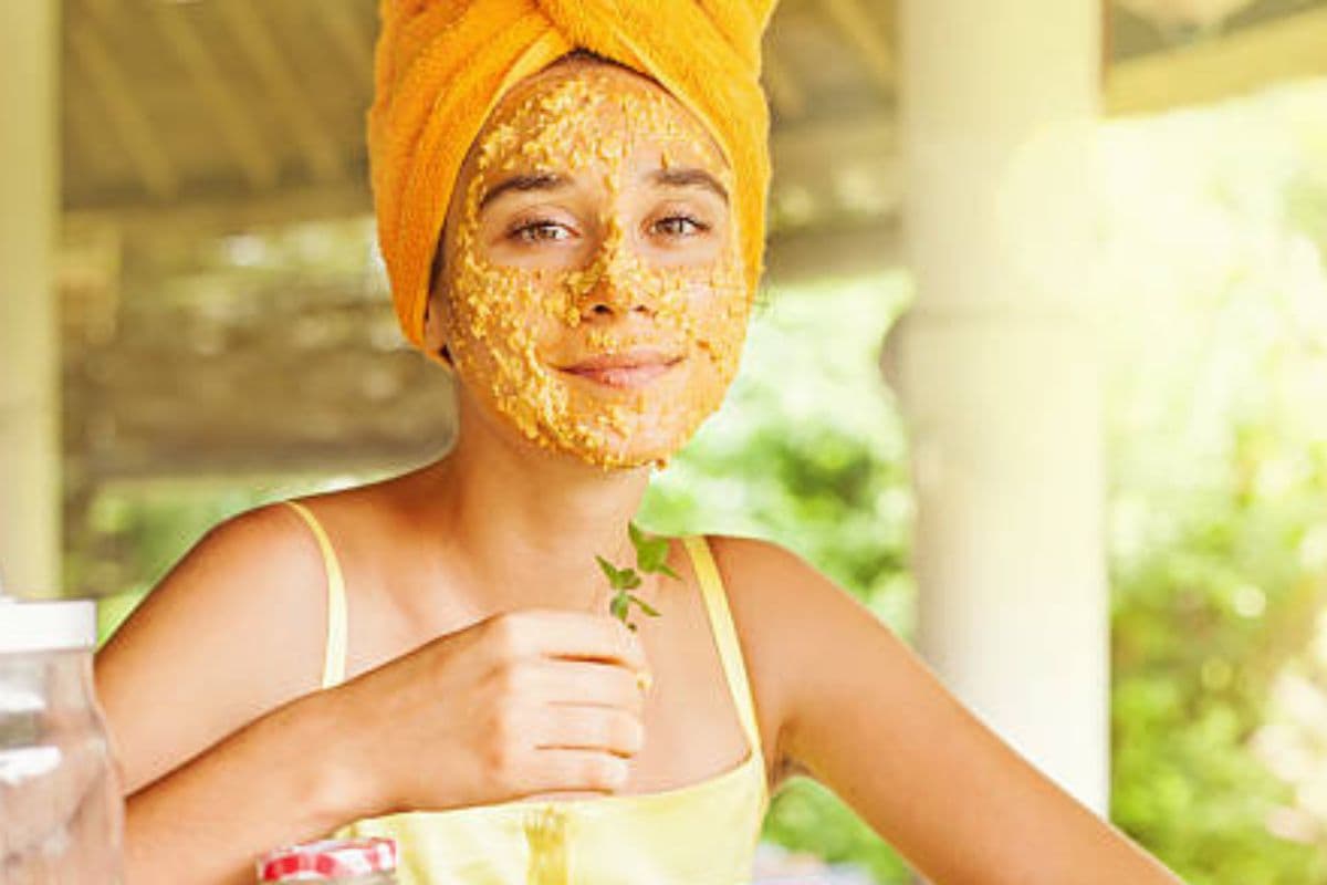 Skin Care Tips In Hindi: मसूर दाल से दमक उठेगा चेहरा, बस जान लें लगाने का सही तरीका