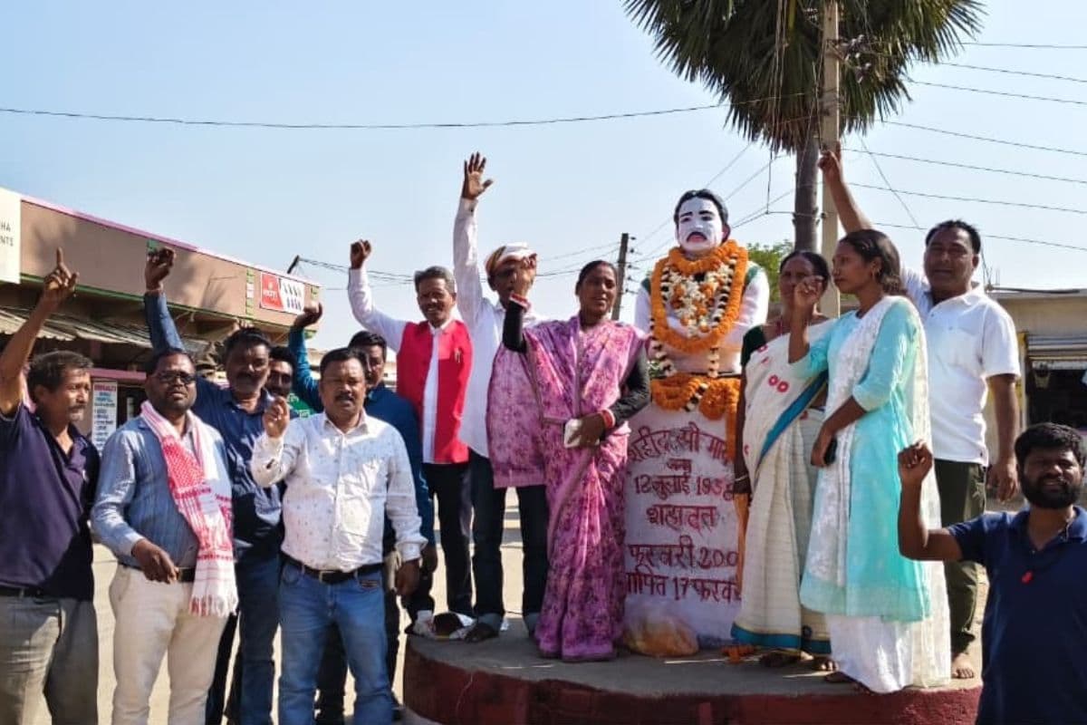 Kharsawan: बड़ाबांबो में कांग्रेस पार्टी के पूर्व जिलाध्यक्ष सोमाय गागराई का 18वां शहादत दिवस मनाया गया