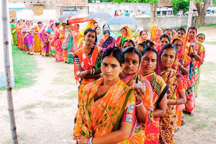 2.42 करोड़ महिला वोटर पर टिकी तृणमूल कांग्रेस की निगाहें, बढ़ाया लक्खी भंडार का अनुदान