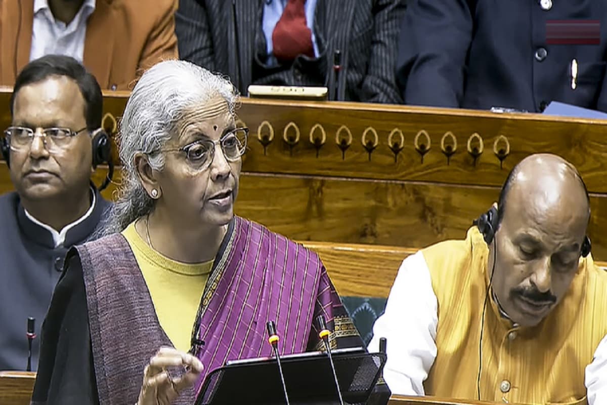 Union Budget 2026: बजट में टैक्सपेयर्स को बड़ी राहत, रिटर्न रिवाइज करने की डेडलाइन बढ़ी