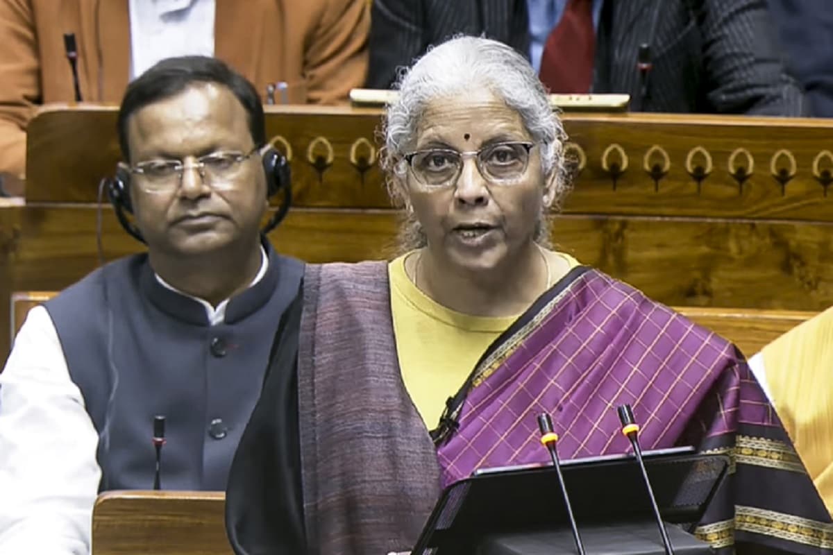 Union Budget 2026: पूंजीगत व्यय को बढ़ाकर 12.2 लाख करोड़ करेगी सरकार, बजट में प्रावधान