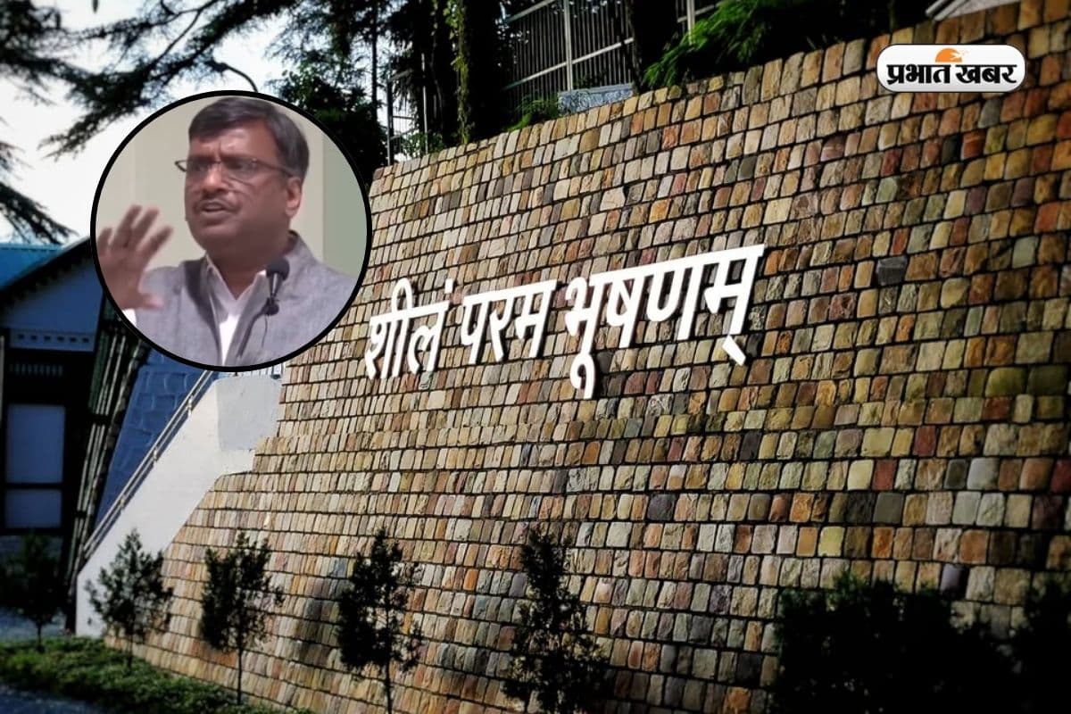 विजेंद्र चौहान ने उड़ा दी IAS-IPS की धज्जी! Hero बनते हैं, सैलरी टीचर से भी कम