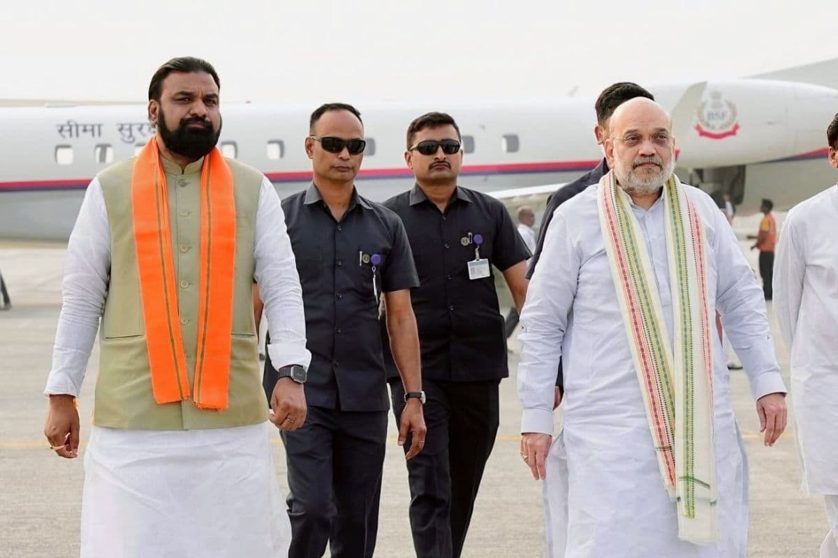 किशनगंज पहुंचे गृह मंत्री अमित शाह, भारत-नेपाल सीमा सुरक्षा पर कर रहे हाई लेवल मीटिंग