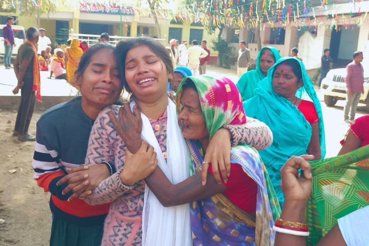 निमंत्रण से लौट रहे साला-बहनोई की सड़क हादसे में मौत, बांका में अज्ञात वाहन की टक्कर से नहर में गिरे दोनों