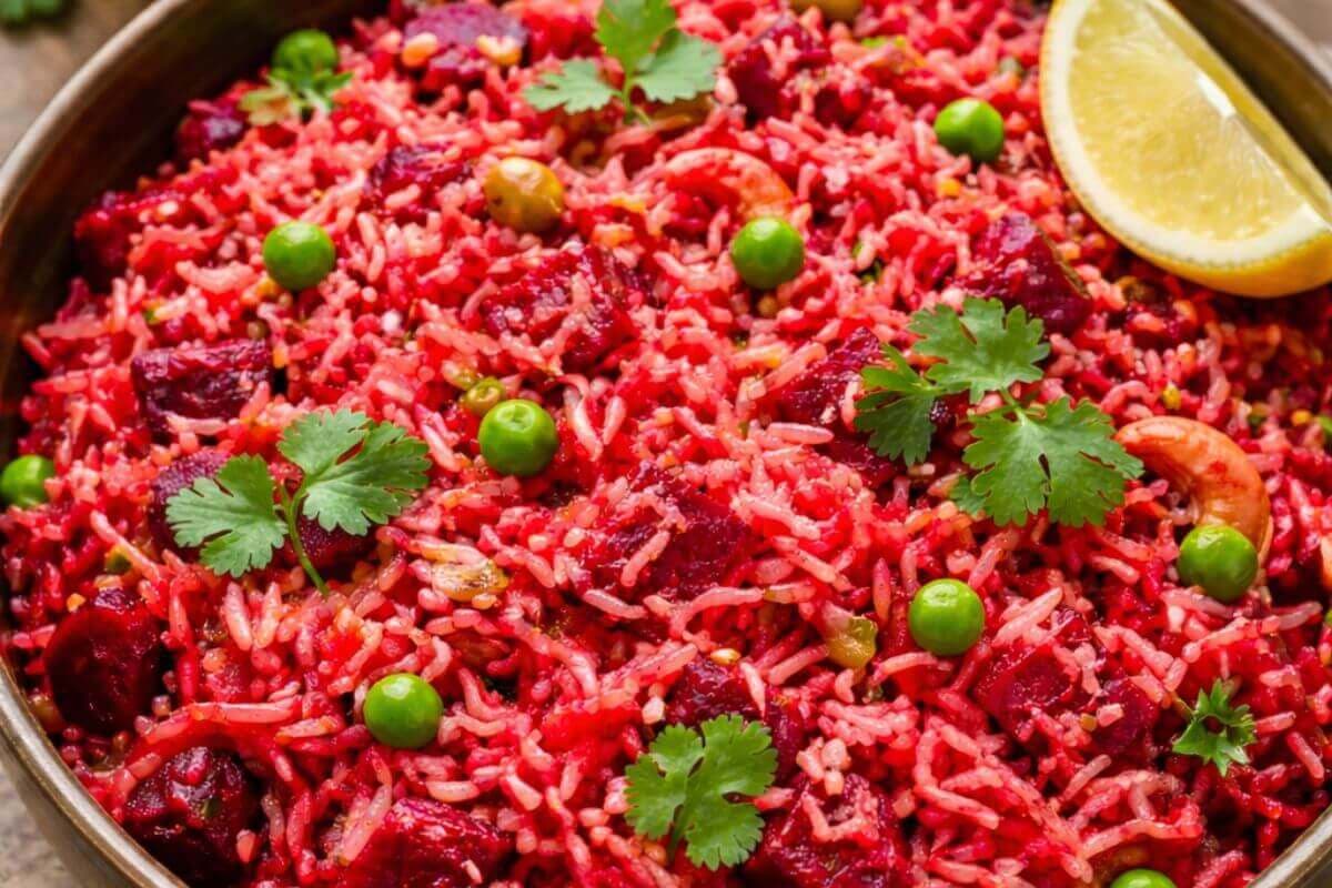 रात के डिनर को खास बनाएं बीटरूट पुलाव के साथ