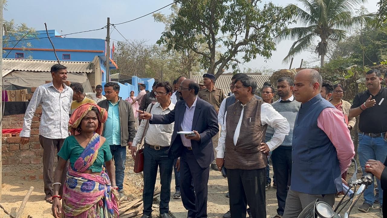 East Singhbhum News : सबरों को आत्मनिर्भर बनाने के लिए शहद उत्पादन की पहल को सराहा