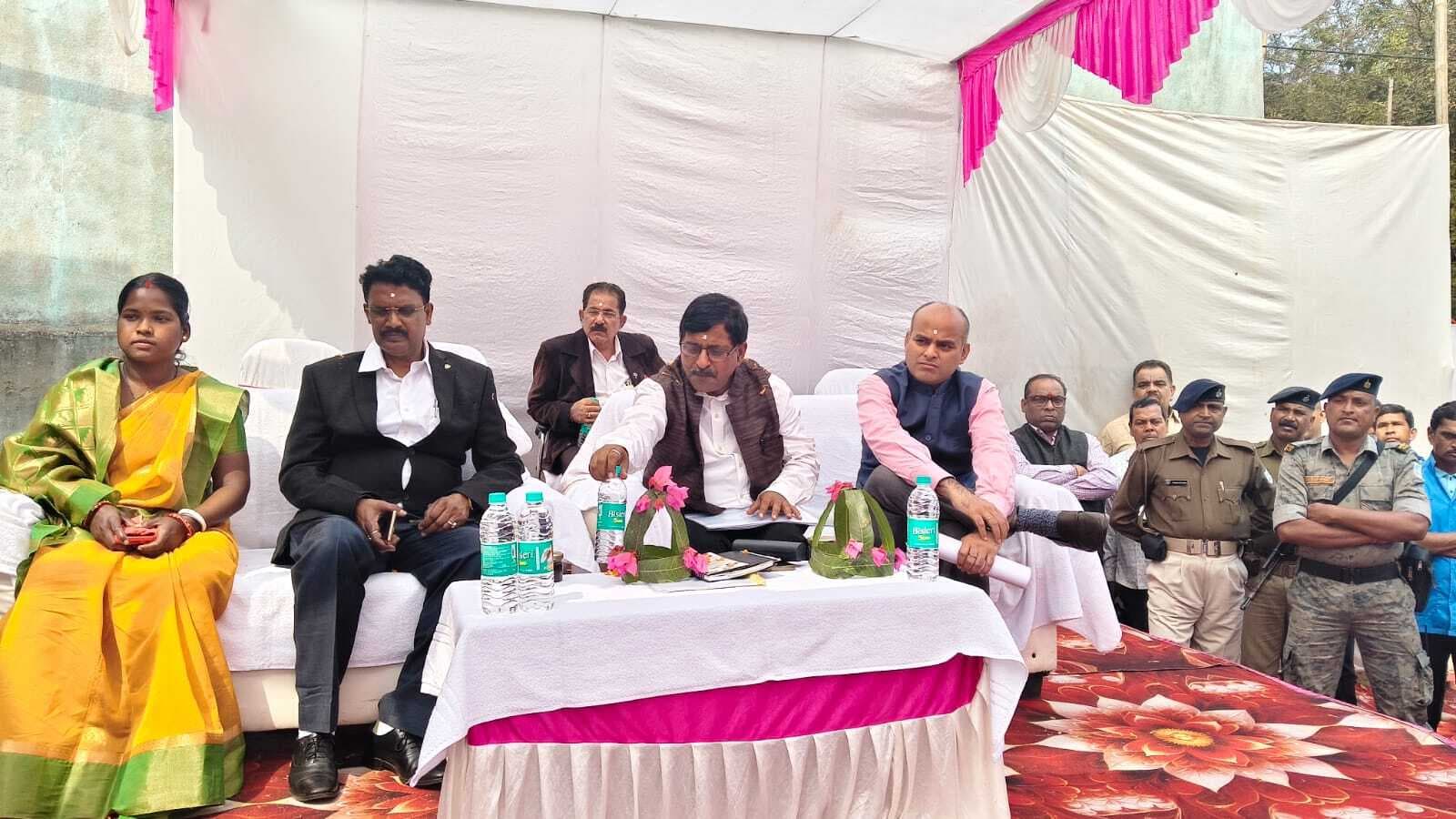 Jamshedpur News : बोड़ाम में सबरों को आत्मनिर्भर बनाने के लिए शहद उत्पादन की पहल को सरकार ने सराहा