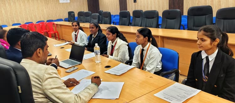 मेगा प्लेसमेंट ड्राइव में 169 विद्यार्थियों का हुआ चयन