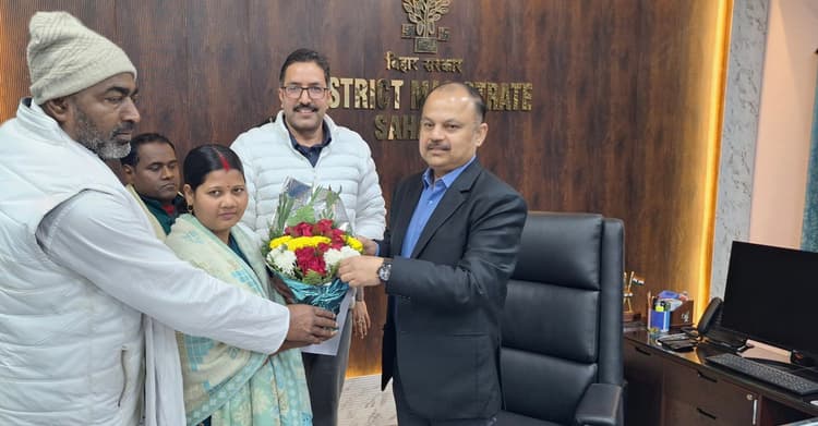 विद्यालय की समस्या को लेकर डीएम से मिला प्रतिनिधिमंडल