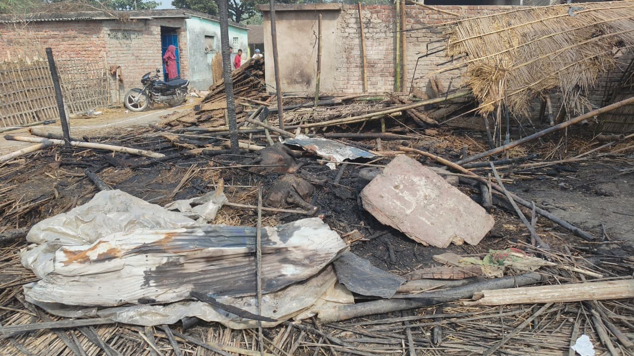 अगलगी से दो घर जले, हजारों की संपत्ति का नुकसान