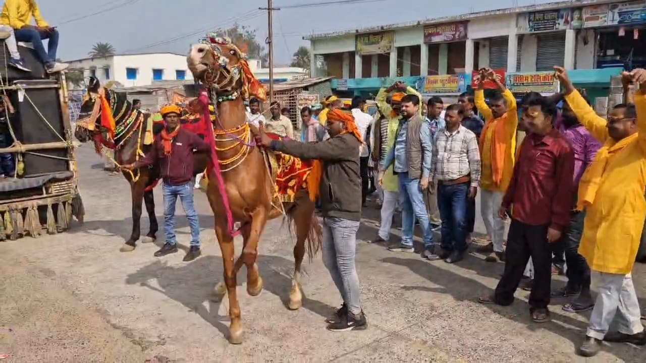 कलश शोभायात्रा के साथ तीन दिवसीय अखंड रामधुन संकीर्तन हुआ आरंभ
