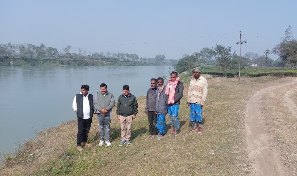 डोंकनदी से कटाव का दंश झेल रहे किसान, प्रशासन से रोकथाम की मांग