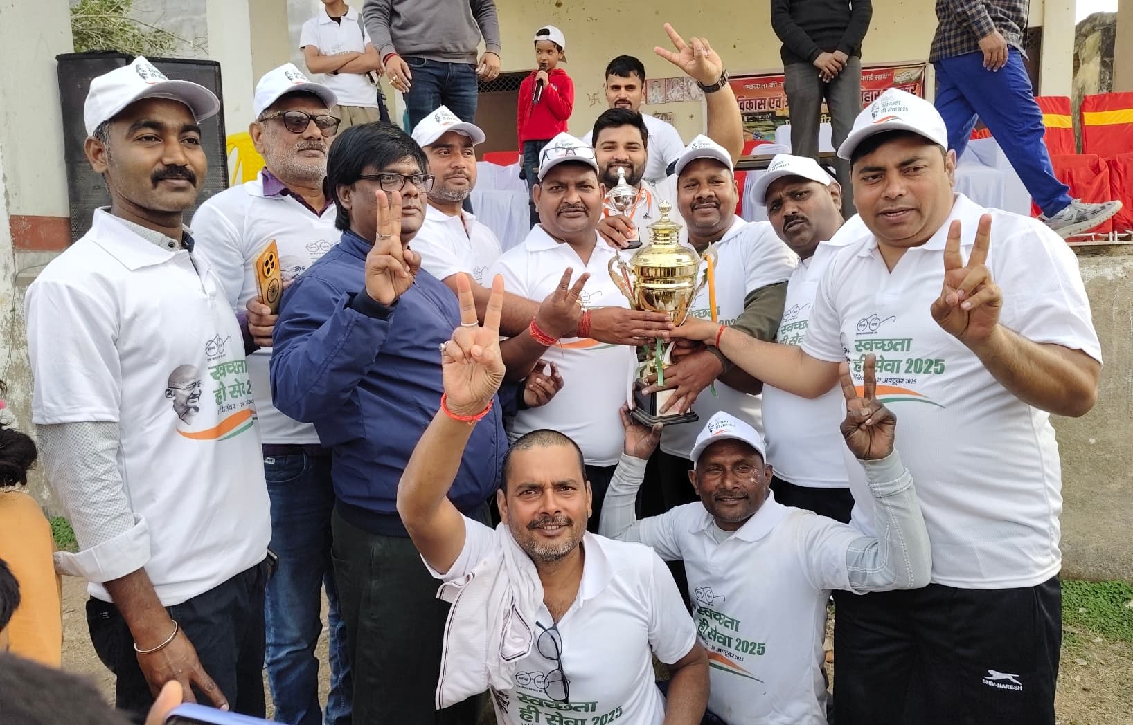 प्रशासन के साथ मैत्री मैच में पत्रकारों की टीम ने मारी बाजी