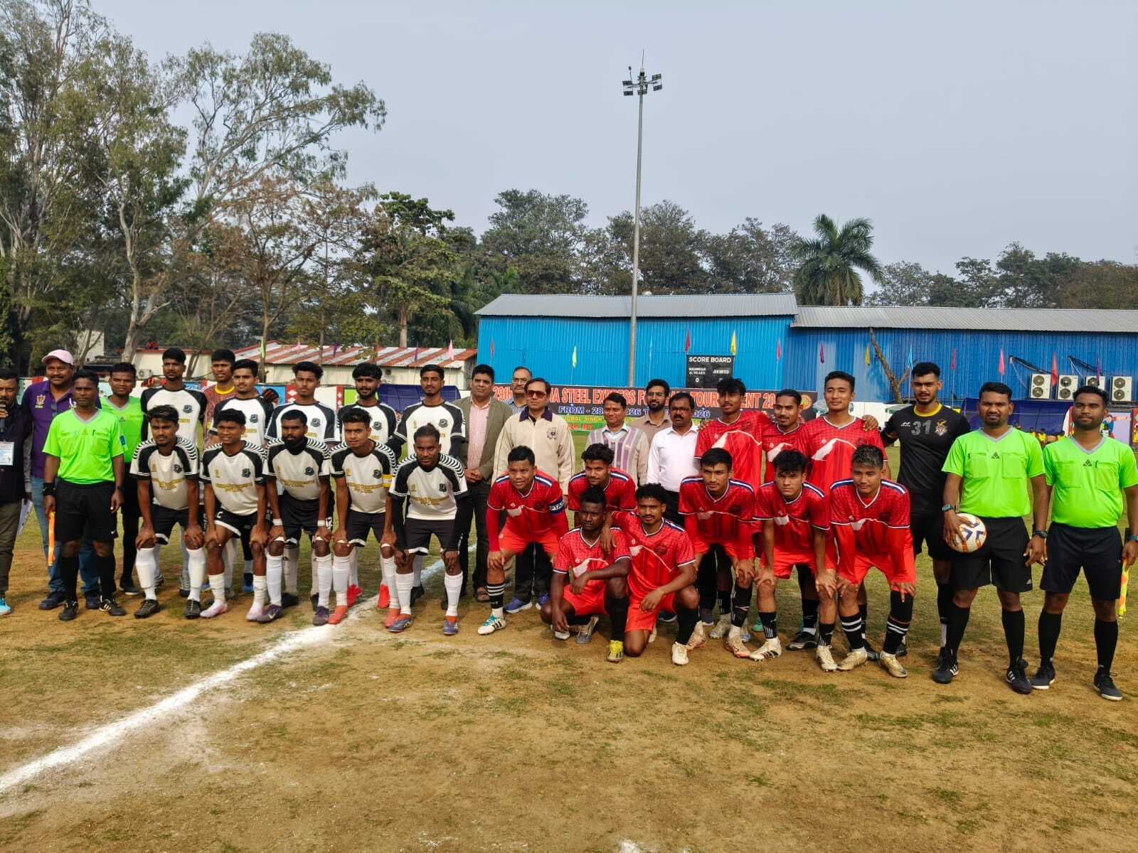 Chaibasa News : लखनऊ ने मोहम्मडन एसी को 2-1 से हराया