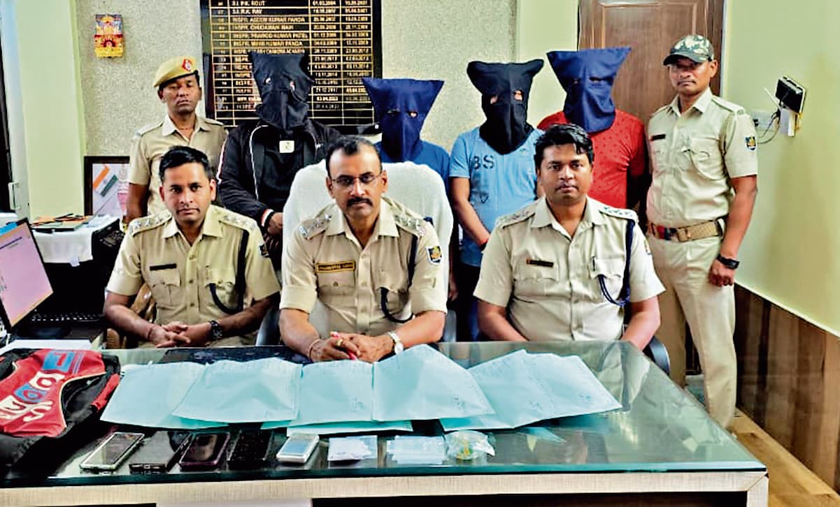 Jharsuguda News: 6.36 ग्राम ब्राउन शुगर के साथ चार आरोपी गिरफ्तार, भेजा गया जेल