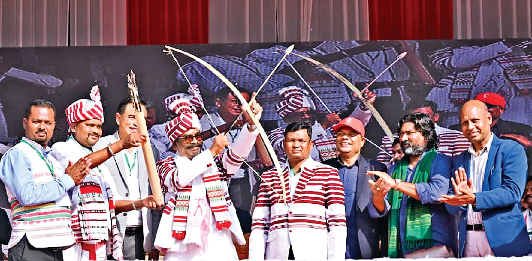 आदिवासियों के संगठित होने से कुछ लोग डरते हैं : हेमंत सोरेन