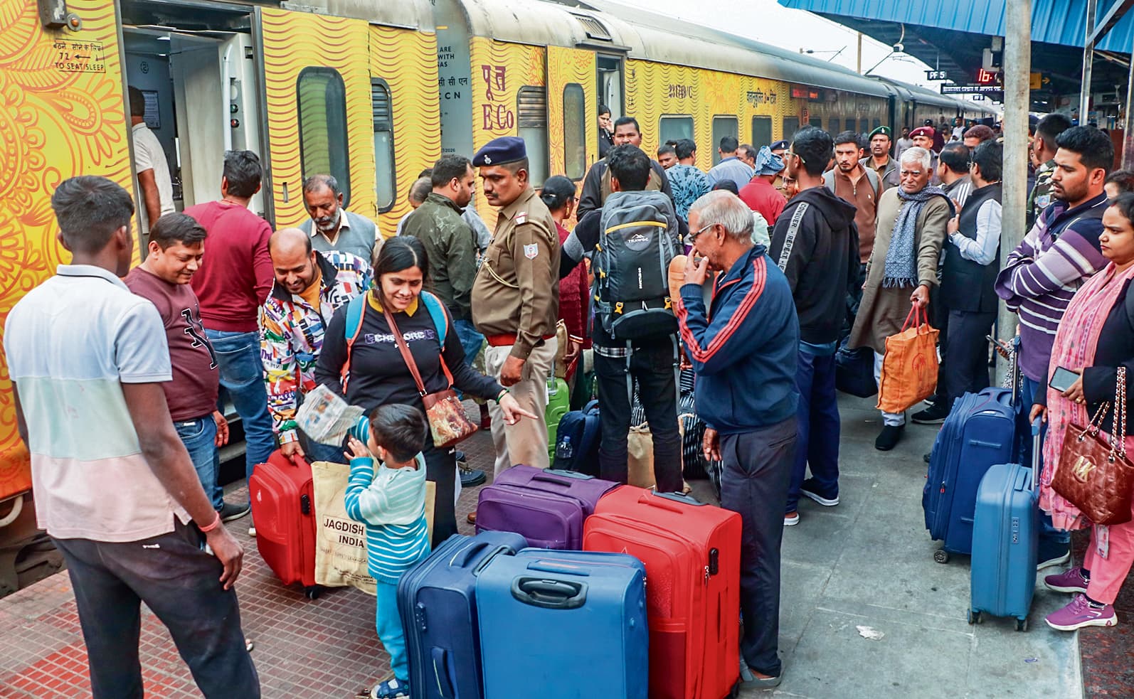 Jamshedpur News : राष्ट्रपति द्रौपदी मुर्मू के परिजन दिल्ली में परेड देख लौटे टाटानगर, बोले- यह गर्व का पल