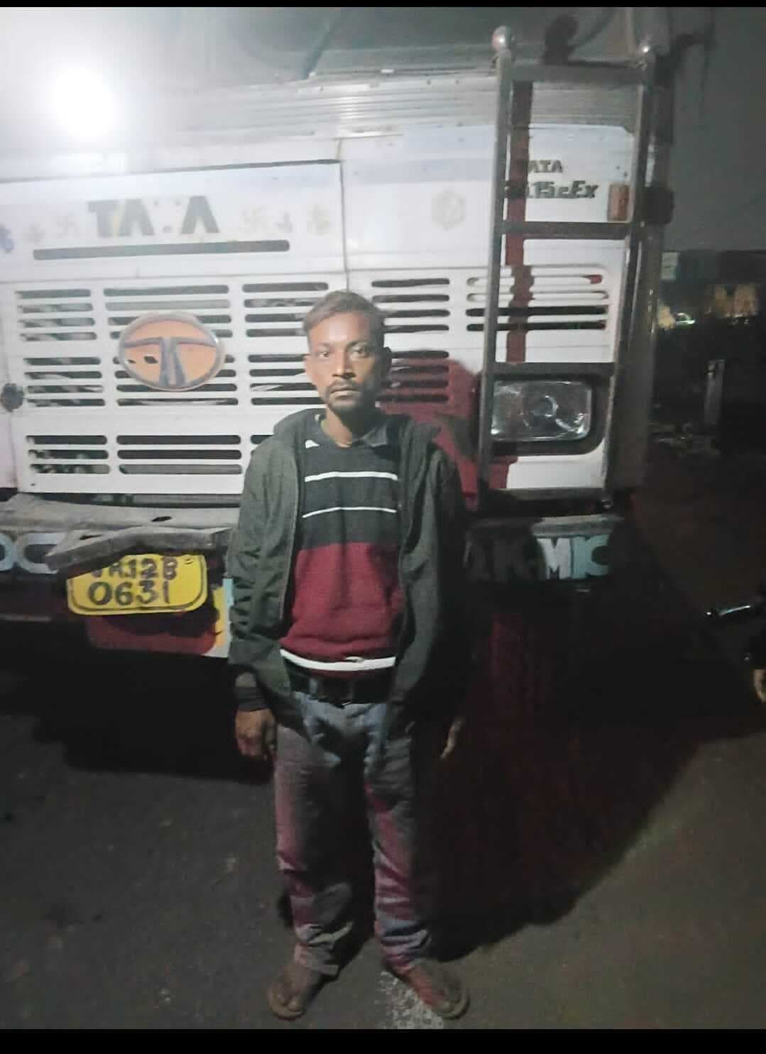 सासाराम रेलवे रैंक प्वाइंट से ट्रक चोरी कर भाग रहा चोर गिरफ्तार, वाहन भी बरामद