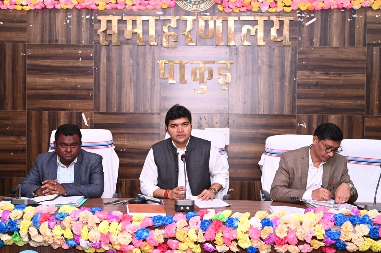 एसएसटी आदर्श आचार संहिता का शत-प्रतिशत अनुपालन करें सुनिश्चित : डीसी