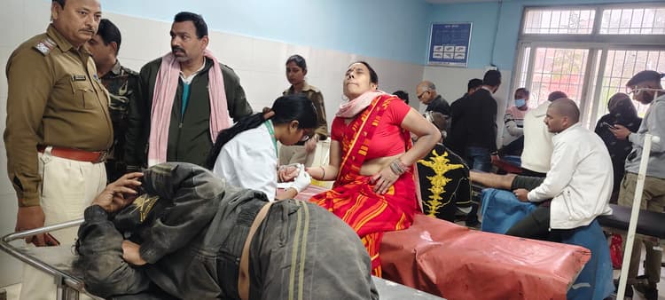 बुलेट व बाइक की सीधी भिड़ंत आर्मी जवान समेत चार जख्मी