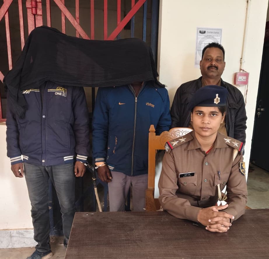 दो नशेड़ी को पुलिस ने पकड़ा
