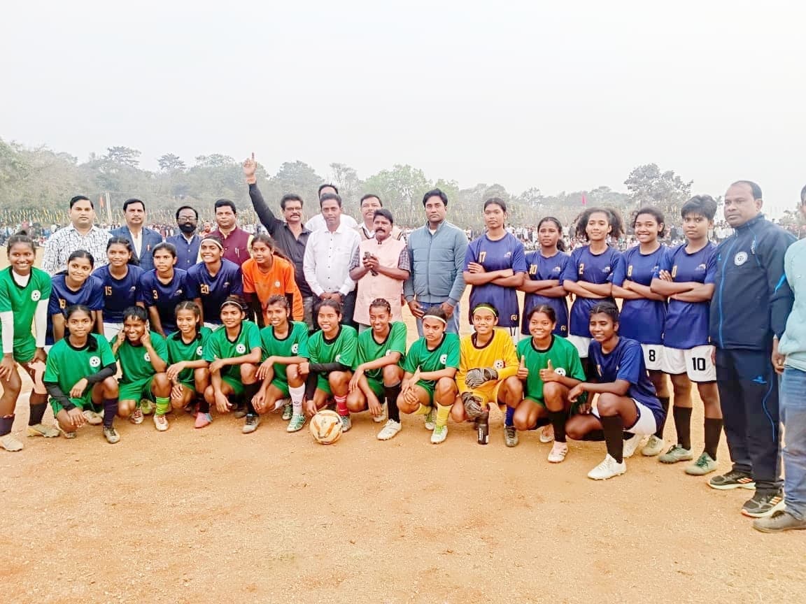 जानुमपीड़ी पेड़ाईडीह में महिला फुटबॉल आयोजित