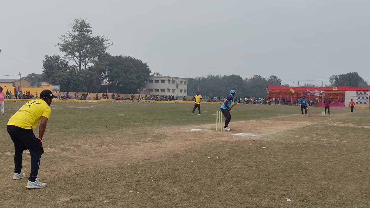 दूसरे सेमीफाइनल मैच में त्रिवेणीगंज ने किसनपुर को चार विकेट से हराया