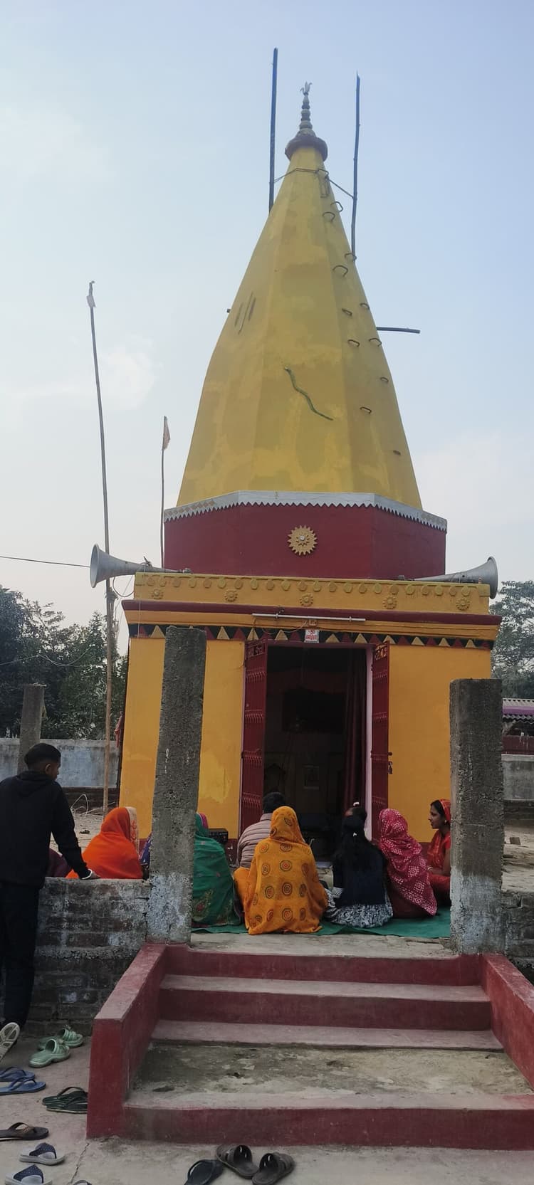 कोलासी गांव के सार्वजनिक शिव मंदिर में शिव चर्चा आयोजित
