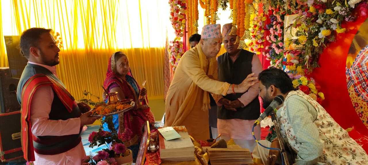 श्रीमद्भागवत कथा में उमड़े श्रद्धालु