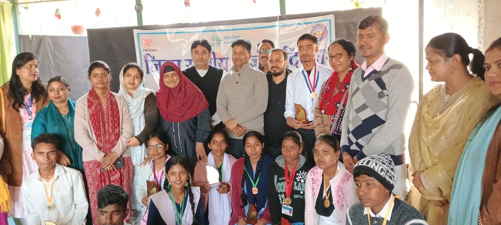 जिला स्तरीय विज्ञान दिवस प्रतियोगिता में जेएलएनएचएस का रहा दबदबा